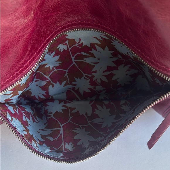 HOBO INTERNATIONAL LEATHER CROSSBODY BAG - Picture 12 of 12